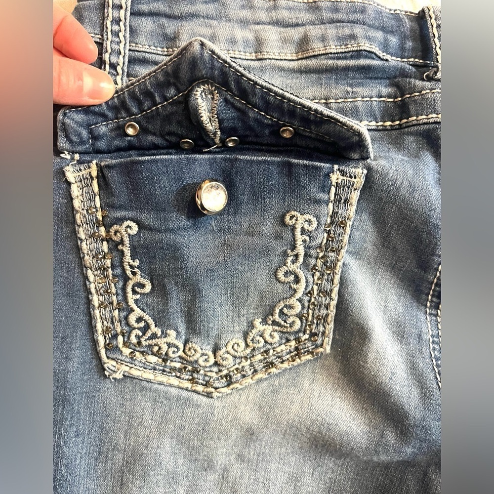 Earl Jean Women's Blue Cropped Jeans with Embellished Pockets Size 15 - Picture 13 of 14
